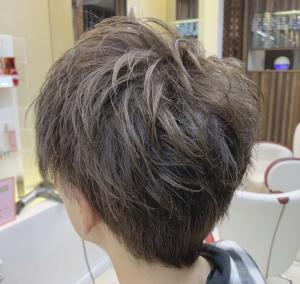 10代20代カーキ/アッシュ/ネープレスショート/ - QUALIS 赤塚店掲載