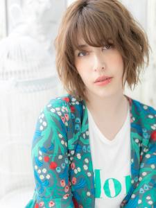 くせ毛風斜めバング外国人風ゆるふわ大人ボブ　アンニュイ - mod's hair【モッズヘア】上尾/上尾西口店掲載