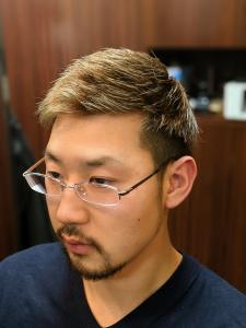グリースをつけて流すだけできまる2ブロックショート - HIRO GINZA 新橋店【理容室】掲載