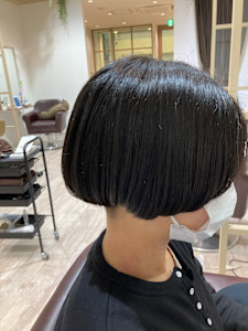 重めのボブと２ブロック - LOHAS Hair ANGIE掲載