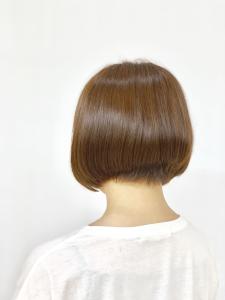 前下がりショート/ショート/小顔スタイル/ベージュ/40代 - QUALIS 上福岡店掲載