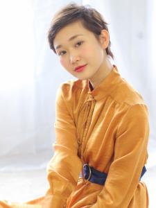 〔磯野真由美〕大人可愛いモダンショート - albero掲載