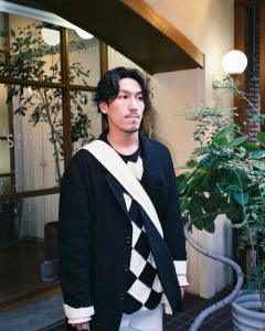 抜け感パーマ×センターパート - e's(イーズ)中目黒掲載