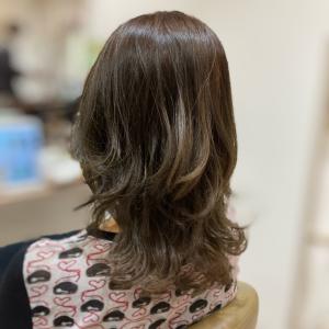 ブルーアッシュで明るい白髪染 - LOHAS Hair ANGIE掲載