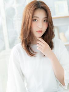 センターパート暖色系カラー小顔濡れ感ミディ　ツヤ髪 - mod's hair【モッズヘア】上尾/上尾西口店掲載