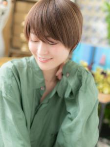 斜めバングアースカラー小顔ショートウルフ　マッシュヘア - COVER HAIR bliss 【カバー ヘア ブリス】川口/ららテラス川口東口駅前店掲載