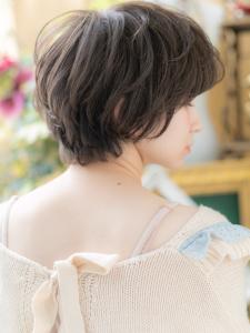 ダークアッシュくせ毛風小顔グランマッシュ　オン眉ショート - COVER HAIR bliss 上尾西口店掲載