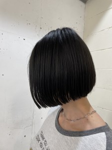 ミニボブ×ブルーブラック - Lourdes hair design掲載