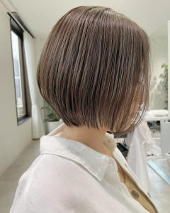 【YOKE】大人かわいいショートボブオリーブベージュ大人ボブ - YOKE掲載