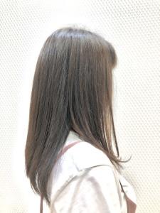 ナチュラルストレート/ロング/黒髪/40代/ボリュームダウン - QUALIS 上福岡店掲載