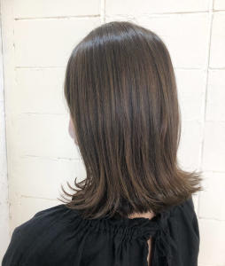 切りっぱなしロブ×マットベージュ - Lourdes hair design掲載