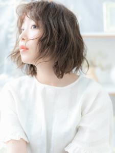 オン眉前下がりくせ毛風外ハネカールミディ　フェザーバング - mod's hair【モッズヘア】越谷/越谷西口店掲載