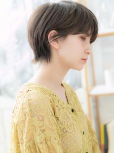 外国人風ダークアッシュ小顔マッシュショート　シースルーバング - mod's hair 越谷西口店【モッズヘア】掲載