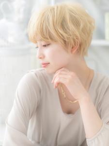 ハイトーンカラー外国人風小顔マッシュヘア　パールホワイト - mod's hair【モッズヘア】越谷/越谷西口店掲載