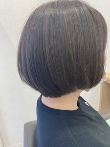 《ツヤ感重視派なら７レベルまでの暗髪！》さらさらマッシュボブ - u'i by first掲載