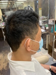 気になる重さを刈り上げで２ブロック - Ash 横浜西口店掲載