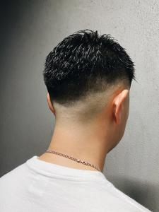 アップバング×スキンフェード - ヒロ銀座ヘアーサロン 浜松町大門店掲載