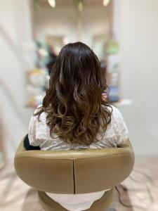 カラーペイント　ダメージレスで外国人風グレイカラー - LOHAS Hair ANGIE掲載