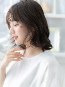 黒髪シースルー前髪小顔くせ毛風3Dレイヤー　グレイアッシュ - mod's hair【モッズヘア】越谷/越谷西口店掲載