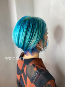 派手髪 エメラルドグリーン ショートボブ 緑 青 blue - BROCANTE LUXBEブロカントラックスビー立川北口店掲載