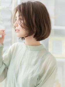 センターパートでくせ毛風前下がり大人ボブ　艶カラー - mod's hair【モッズヘア】上尾/上尾西口店掲載