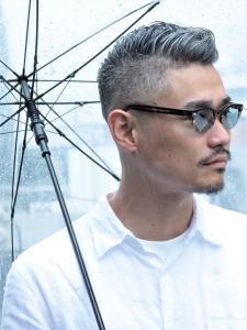 白髪を活かした外国人風ちょいワルヘアフェードカットスタイル - GUZZLE 原宿店掲載