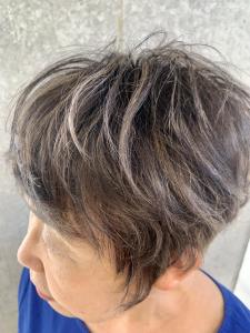 【豊塚】50代60代ミセスの脱白髪染めハイライトカラー - sweep 平尾掲載