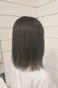 切りっぱなしボブ×チャコールグレイ - terrace hair & botanical掲載