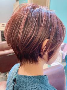 プラチナピンクカラー40代白髪ぼかし大人のショートボブ - BONNY COUTURE 【ボニークチュール】掲載