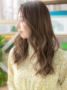 外国人風ハイライト大人巻きセンターパート　抜け感ヘア - COVER HAIR bliss 北浦和西口店【カバー ヘア ブリス】掲載