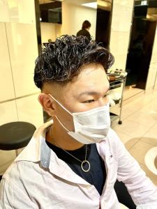フェードカット　アップバング　黒髪　【札幌】 - THIS IS BARBER掲載