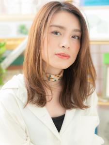 かきあげバング外国人風小顔流れるレイヤー　アンニュイヘア - COVER HAIR bliss 大宮西口店【カバー ヘア ブリス】掲載
