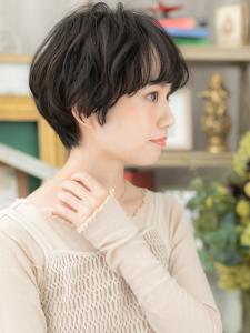 黒髪くすみカラーくせ毛風マッシュショート　グレイアッシュ - COVER HAIR bliss 北浦和西口店【カバー ヘア ブリス】掲載