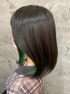 チラ見せインナカラー グリーン - Blossom 富士見市みずほ台 カラー&縮毛矯正&髪質改善掲載
