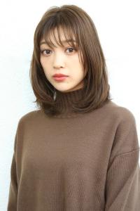 内巻きミディアムストレート - LUXIA掲載