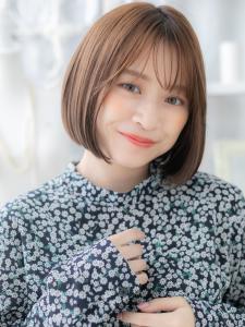 暖色系カラー透けバング前下がりぷつっとボブ　ミルクティアッシ - mod's hair 越谷西口店【モッズヘア】掲載