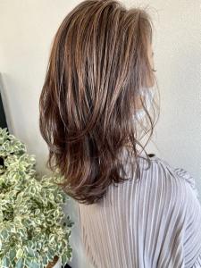 白髪ぼかしハイライト☆イルミナカラーインナーカラー - Flag Hair 西通り店掲載