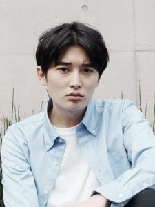 センターパート/黒髪/ツーブロック - MEN'S HAIR TOKYO 表参道掲載