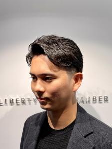 王道アップバングツーブロックビジネスメンズカット/銀座理容室 - 【シェアサロン】 LIBERTY SHARE BARBER 銀座掲載