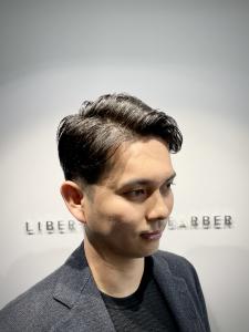王道アップバングツーブロックビジネスメンズカット/銀座理容室 - 【シェアサロン】 LIBERTY SHARE BARBER 銀座掲載