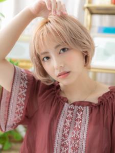 ホワイティアッシュ外国人風くせ毛ショート　シースルーバング - COVER HAIR bliss【カバーヘア ブリス】大宮/大宮西口店掲載