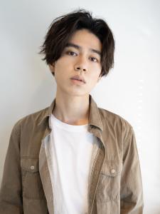 センターパート/外ハネ/黒髪 - MEN'S HAIR TOKYO 原宿掲載