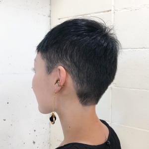 ベリーショート×ブルーブラック - Lourdes hair design掲載