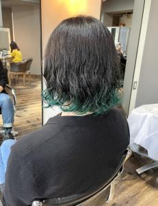 白髪ぼかしにお勧め・メンズ・モスグリーン裾カラー - hair＆make egerie掲載