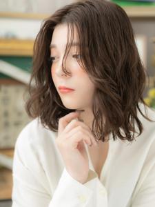 大人ハイライト濡れ髪くせ毛風センターパート　鎖骨ミディアム - COVER HAIR bliss【カバーヘア ブリス】戸田公園/戸田公園西口店掲載
