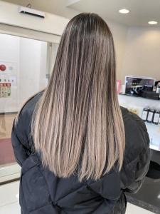 バレイヤージュホワイトグレージュホワイトブロンド2271 - prize 池袋【プライズ】池袋西口店掲載