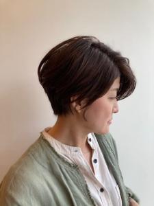 フェイスラインに軽さを出した大人ショート - Atelier JD PARIS 札幌大通店掲載