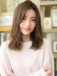 ナチュラルアッシュ小顔抜け感センターパート　ニュアンスカラー - COVER HAIR bliss 戸田公園西口店掲載
