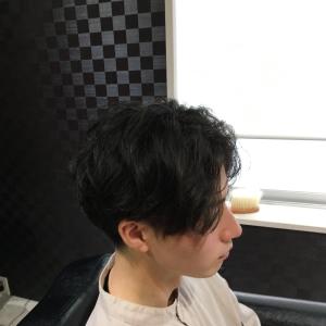 今風　メンズセンターパートニュアンスパーマ - confront掲載