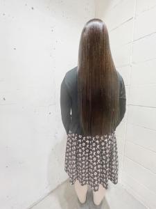 グレージュカラーでツヤキラ髪 - Lourdes hair design掲載